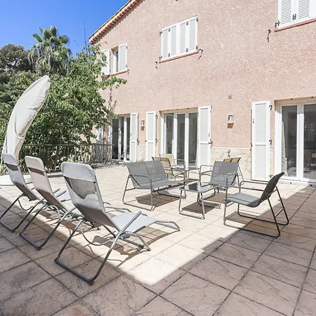 Savega - Climatise Et Proche *