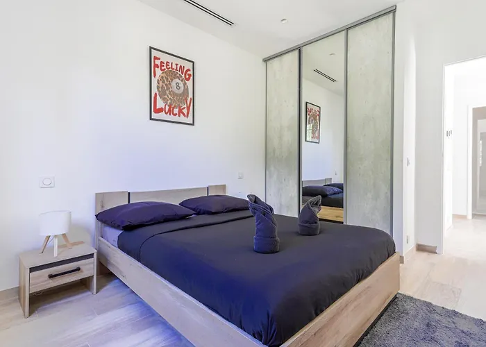 Savega - Climatise Et Proche Apartament