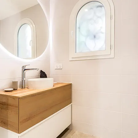 Savega - Climatise Et Proche نيس